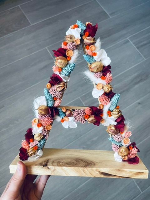 Letras de madera con flor preservada (Base madera) - Imagen 7